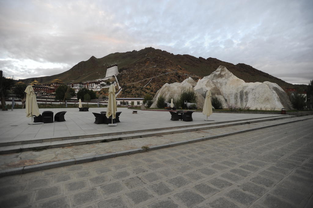 Wanrun International Resort Hotel In Tibet Xigaze ภายนอก รูปภาพ