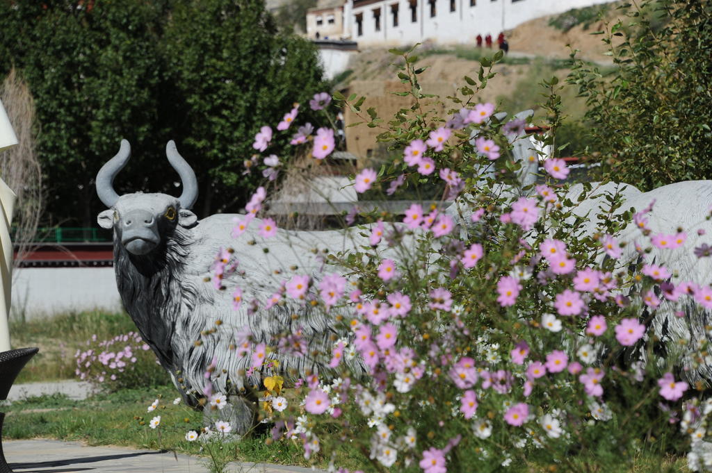 Wanrun International Resort Hotel In Tibet Xigaze ภายนอก รูปภาพ