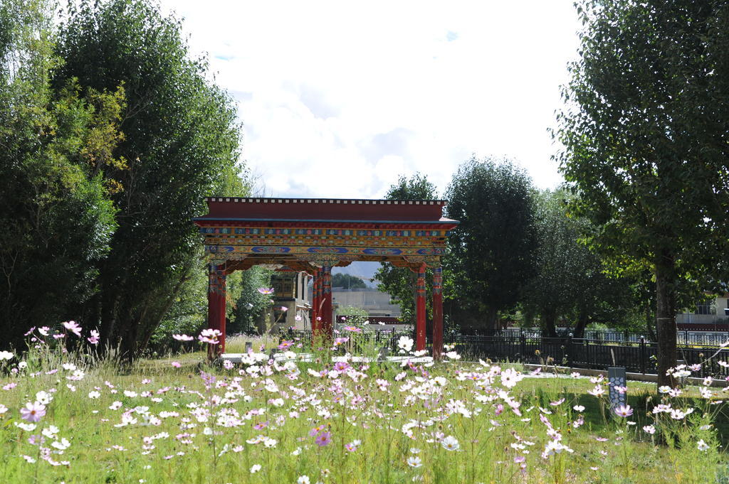 Wanrun International Resort Hotel In Tibet Xigaze ภายนอก รูปภาพ
